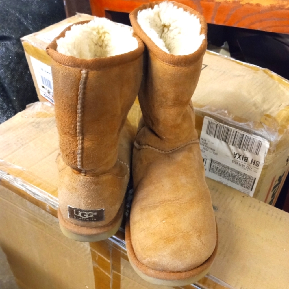 Ladies ugh boots